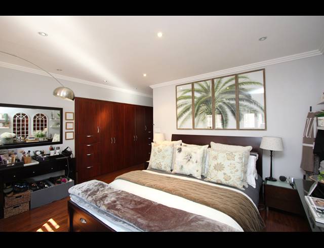 3 BEDROOM APARTMENT TO LET IN BEDFORD GARDENS